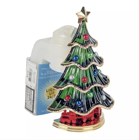 Bath & Body Works • Christmas Tree Train Wallflowers Light Up Plug In Diffuser - Picture 3 of 9
